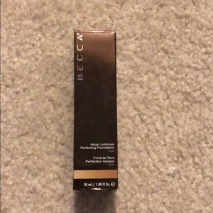 Becca tan foundation